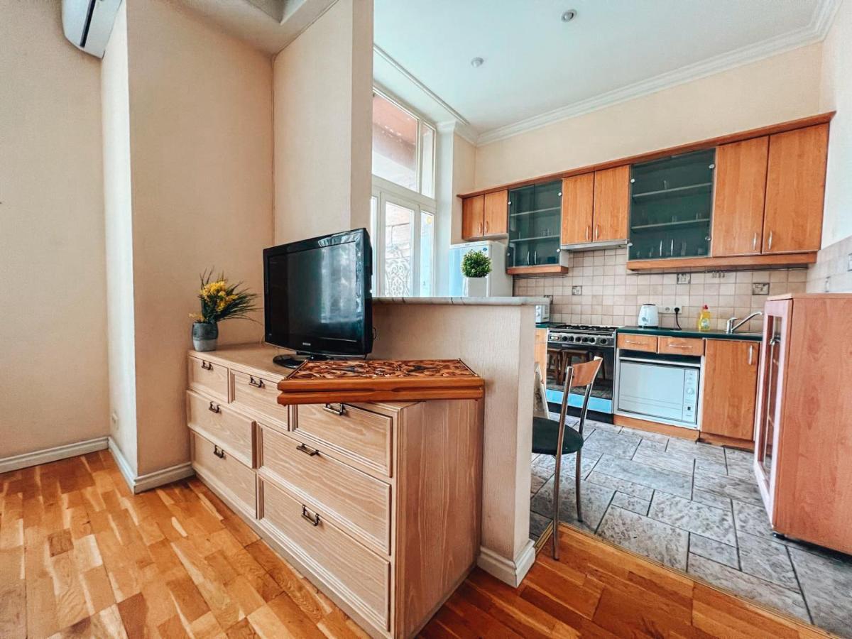 Apartments Rentals Ukraine On Kreshchatik Kyiv Exterior photo