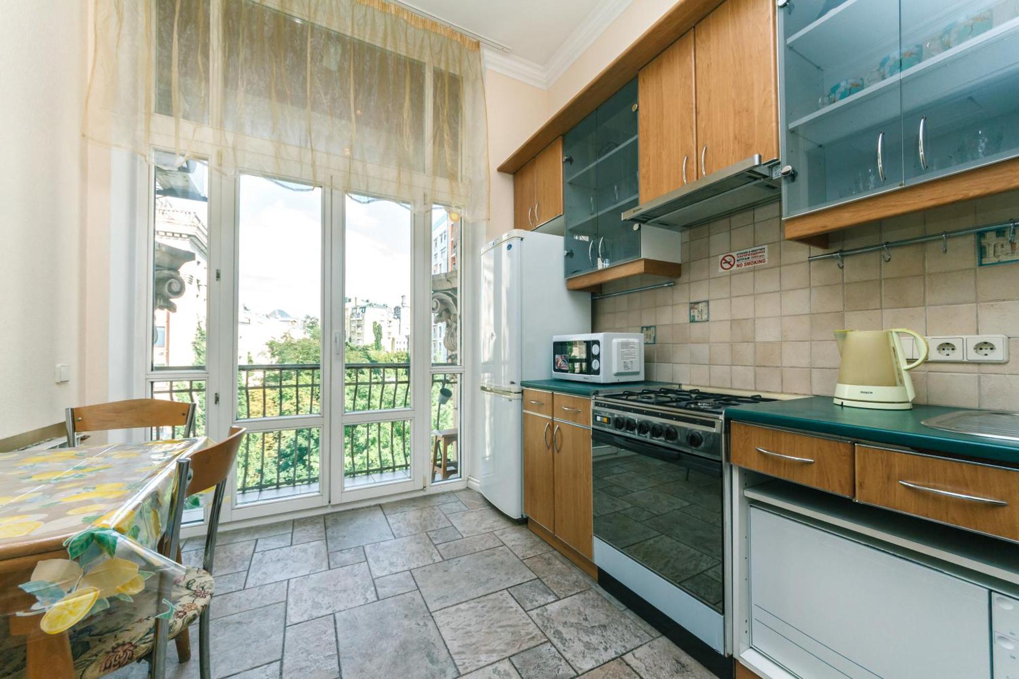Apartments Rentals Ukraine On Kreshchatik Kyiv Room photo