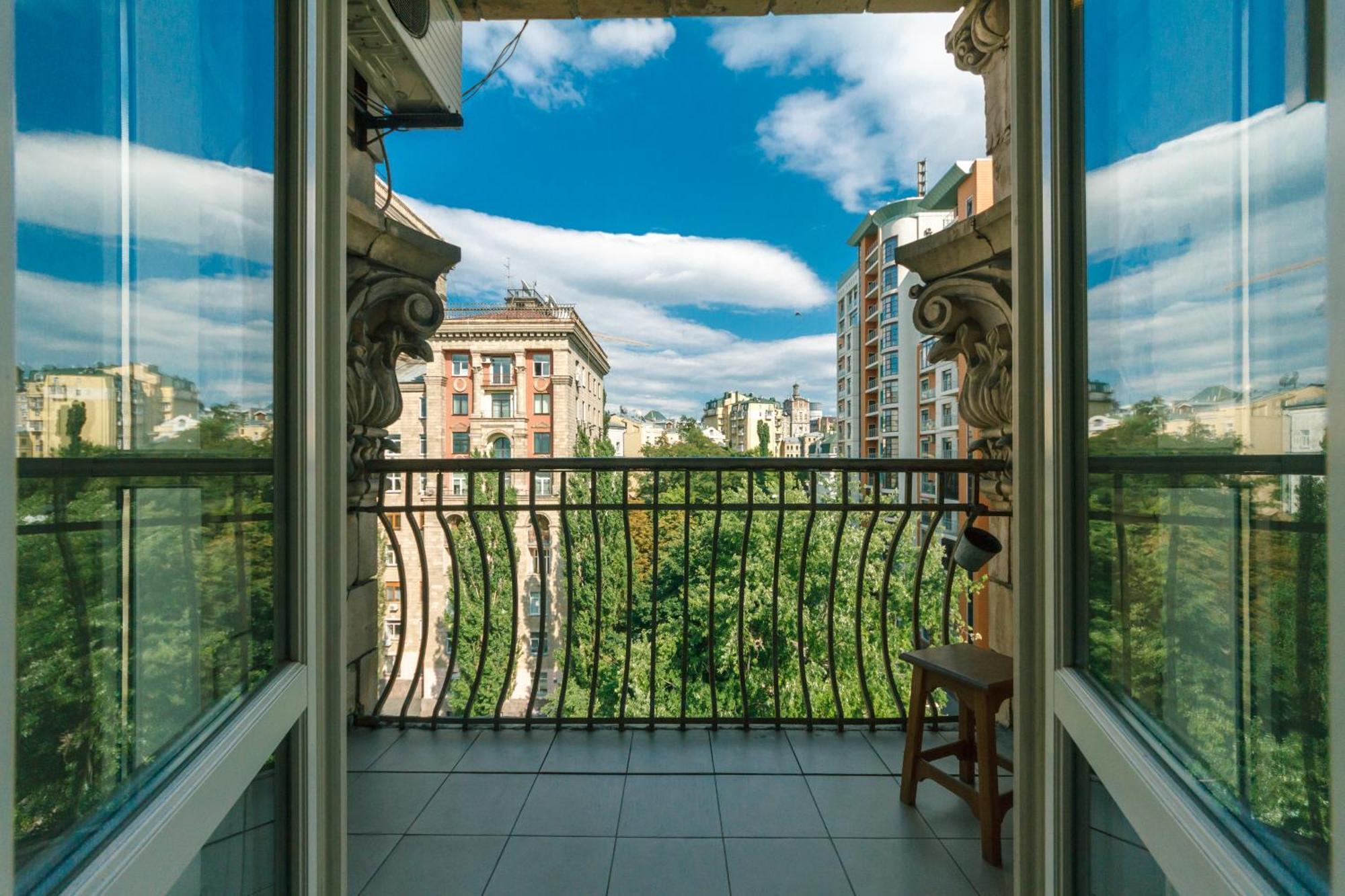 Apartments Rentals Ukraine On Kreshchatik Kyiv Exterior photo